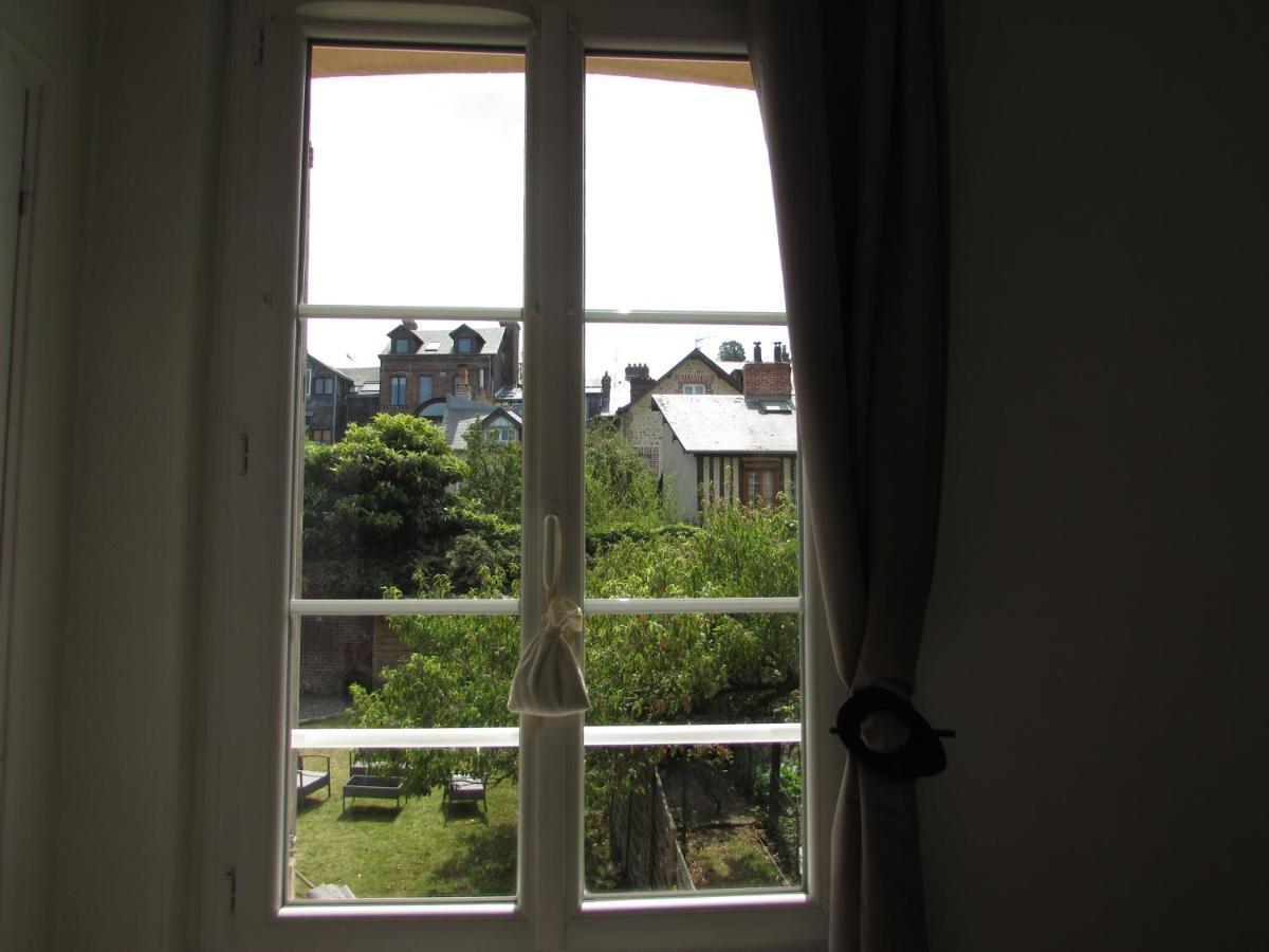 Les Gites De Claire Honfleur Exterior foto